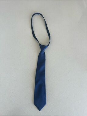 Class Club Solid Navy Pre-Tied Kids Tie
